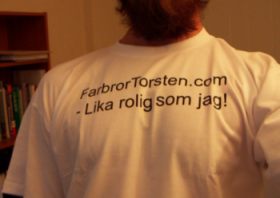 K�pa roliga t-shirts och kl�der h�r.